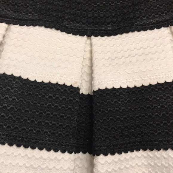 Sis Sis Black and White strapless dress - Picture 4 of 4